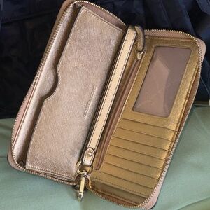 MICHAEL KORS | Jet-set Continental Wristlet